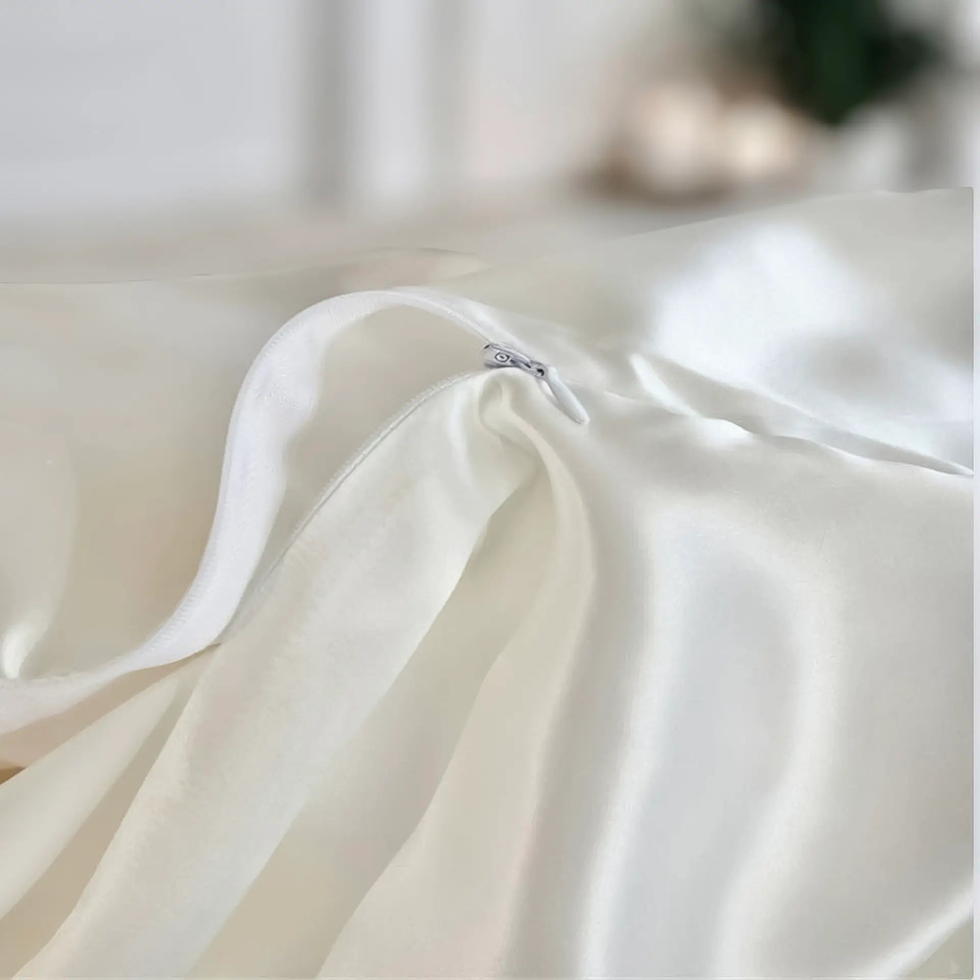 seiden-bettbezug-seidenbettwasche-rabatt-el.jpg Seiden Bettbezug Seidenbettwäsche % Rabatt % Elegant & Sanft zur Haut - Seiden Bettbezug (Elfenbein Weiss) - PSBoutique.ch - <p><meta charset=&q...