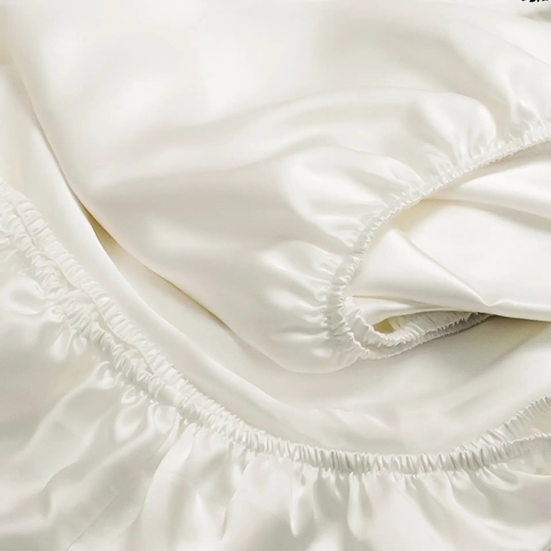 silk-mattress-sheet-bed-sheets-sale-soft.jpg Silk Mattress Sheet - Bed Sheets % Sale % Soft & Skin-Loving Comfort - Silk Fitted Sheet (Ivory White) - PSBoutique.ch - <p><strong>Silk Matt...
