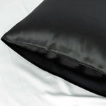 taie-en-soie-lisse-hypoallergenique-confort-a.jpg Taie en Soie lisse, hypoallergénique, confort absolu | Boutique Suisse - Taie d'oreiller en soie (Noir) - PSBoutique.ch - <p><strong>Taie en ...