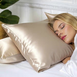 taie-d-39-oreiller-en-soie-soldes-chez-pur.jpg Taie d'oreiller en soie % Soldes % chez Pure Soie Boutique Suisse - Taie d'oreiller en soie (Beige) - PSBoutique.ch - <p>Offrez-vous un sommeil...