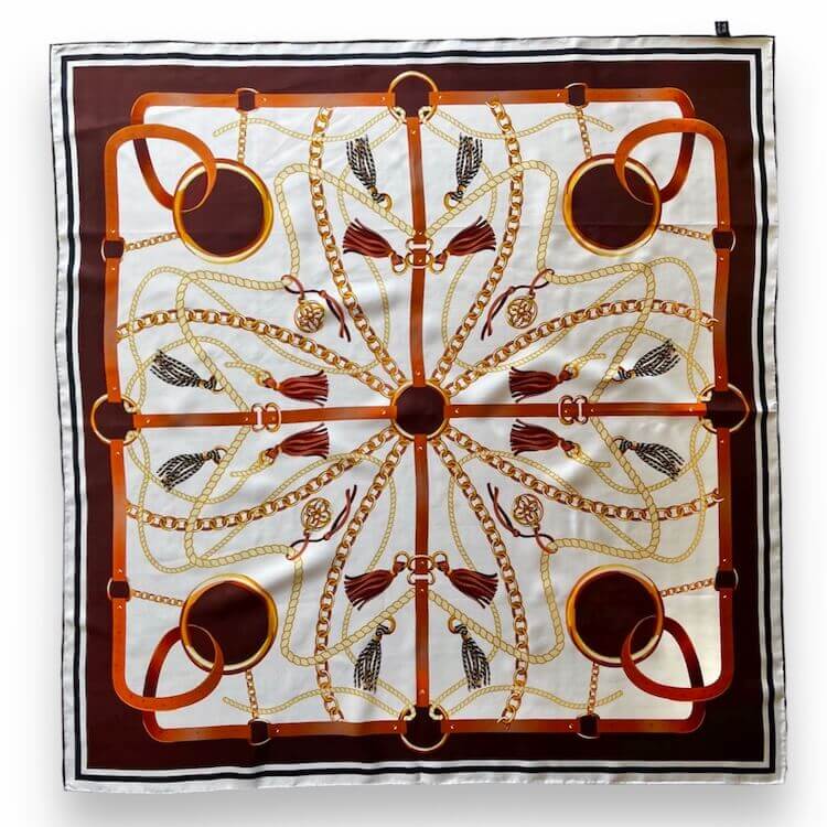 silk-scarf-hermes-style-pattern-final-sale.jpg Silk Scarf | Hermès Style Pattern | Final Sale -50% | Luxe & Timeless - Silk Scarf with Hermes style pattern - PSBoutique.ch - <p data-start="167...