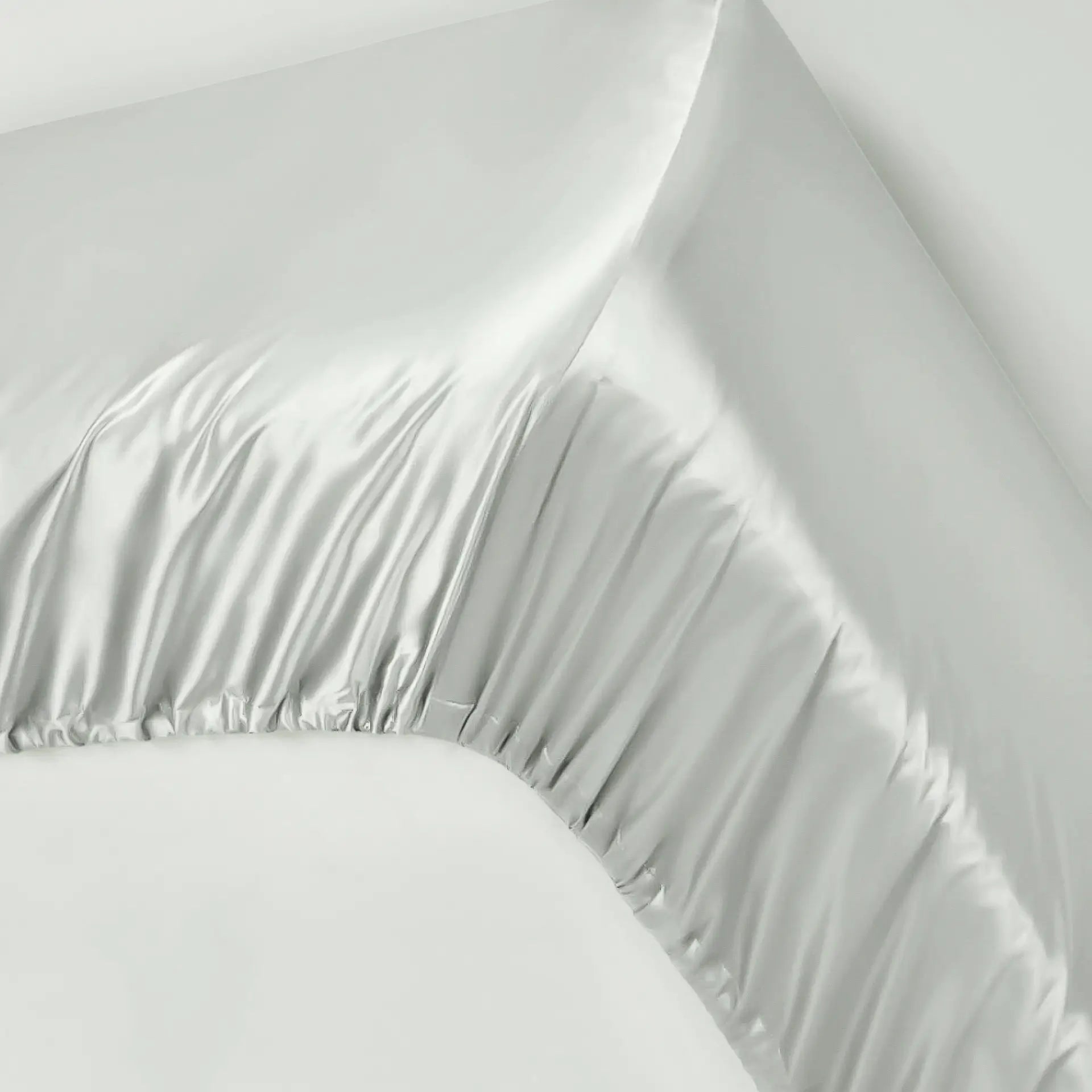 Silk Fitted Sheet (Silver)