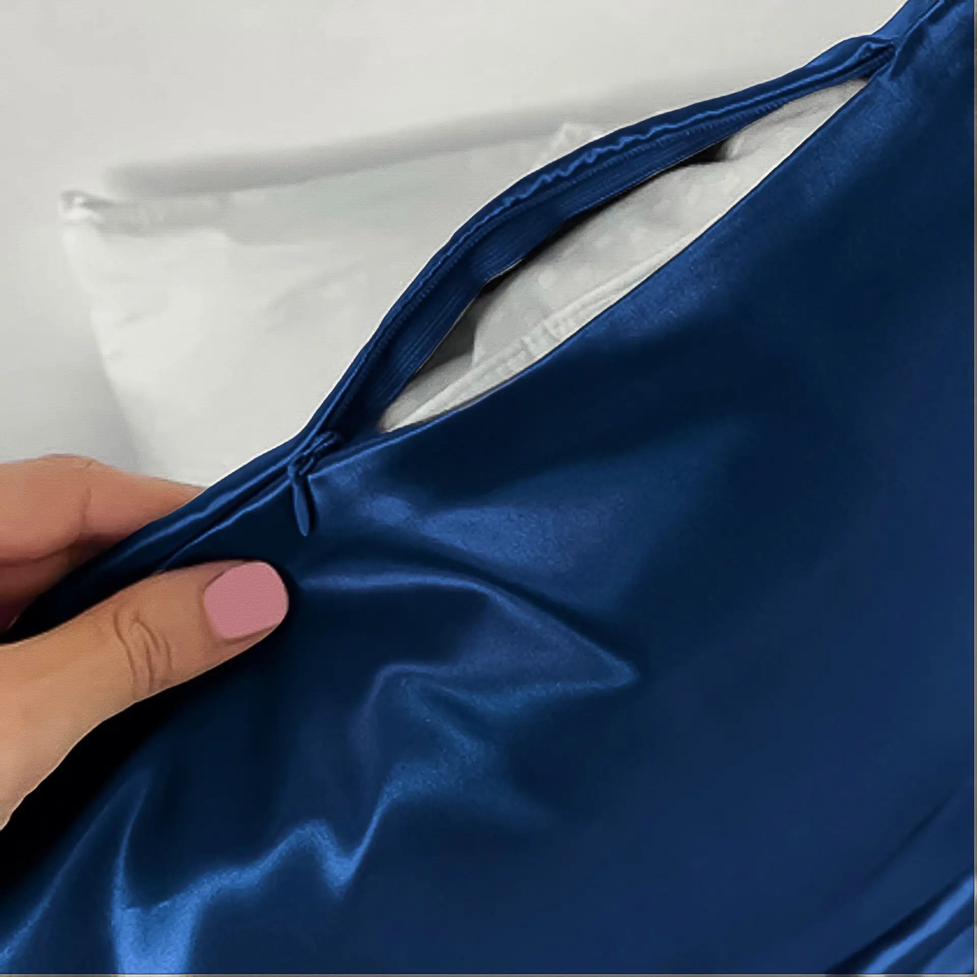 Federa di Seta – Raffinata, Traspirante &amp; Delicata sulla Pelle - Federa cuscino in seta (Blu) - PSBoutique.ch - &lt;p&gt;&lt;strong&gt;Federa di Seta – R...
