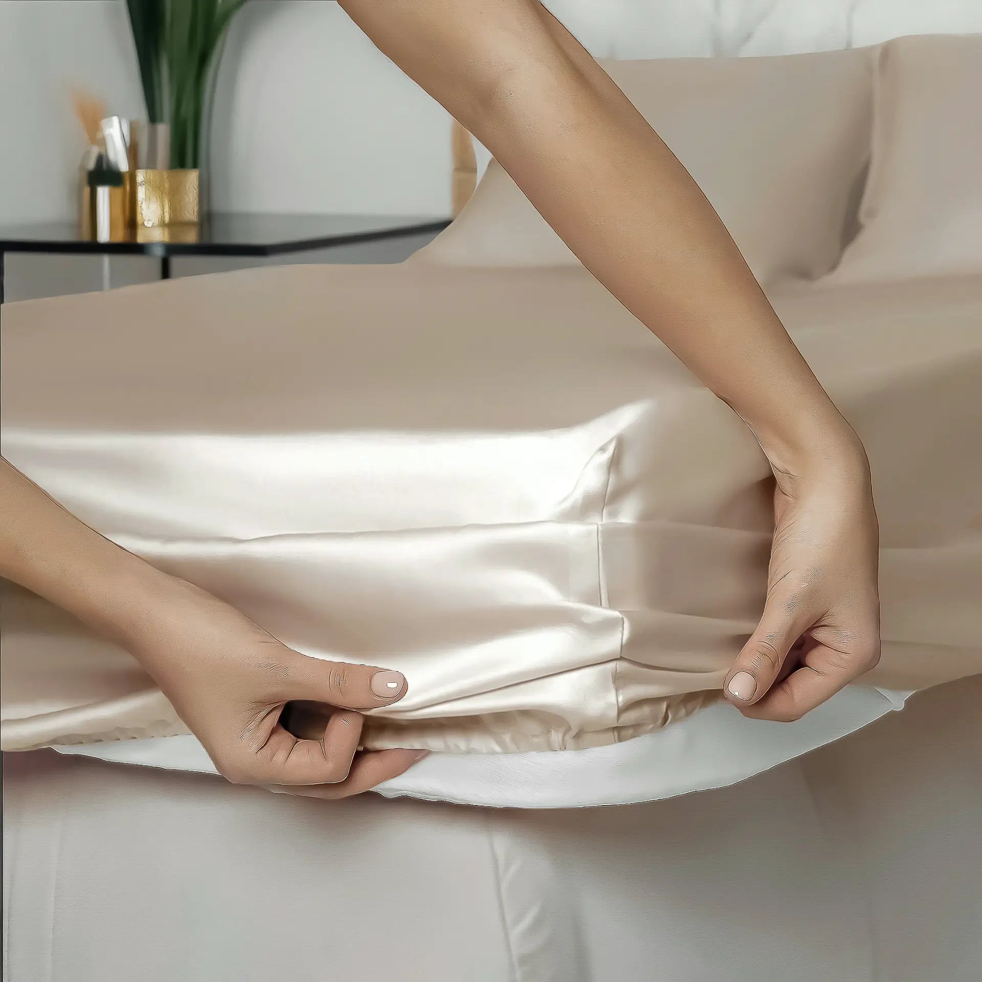 Silk Fitted Sheet Beige