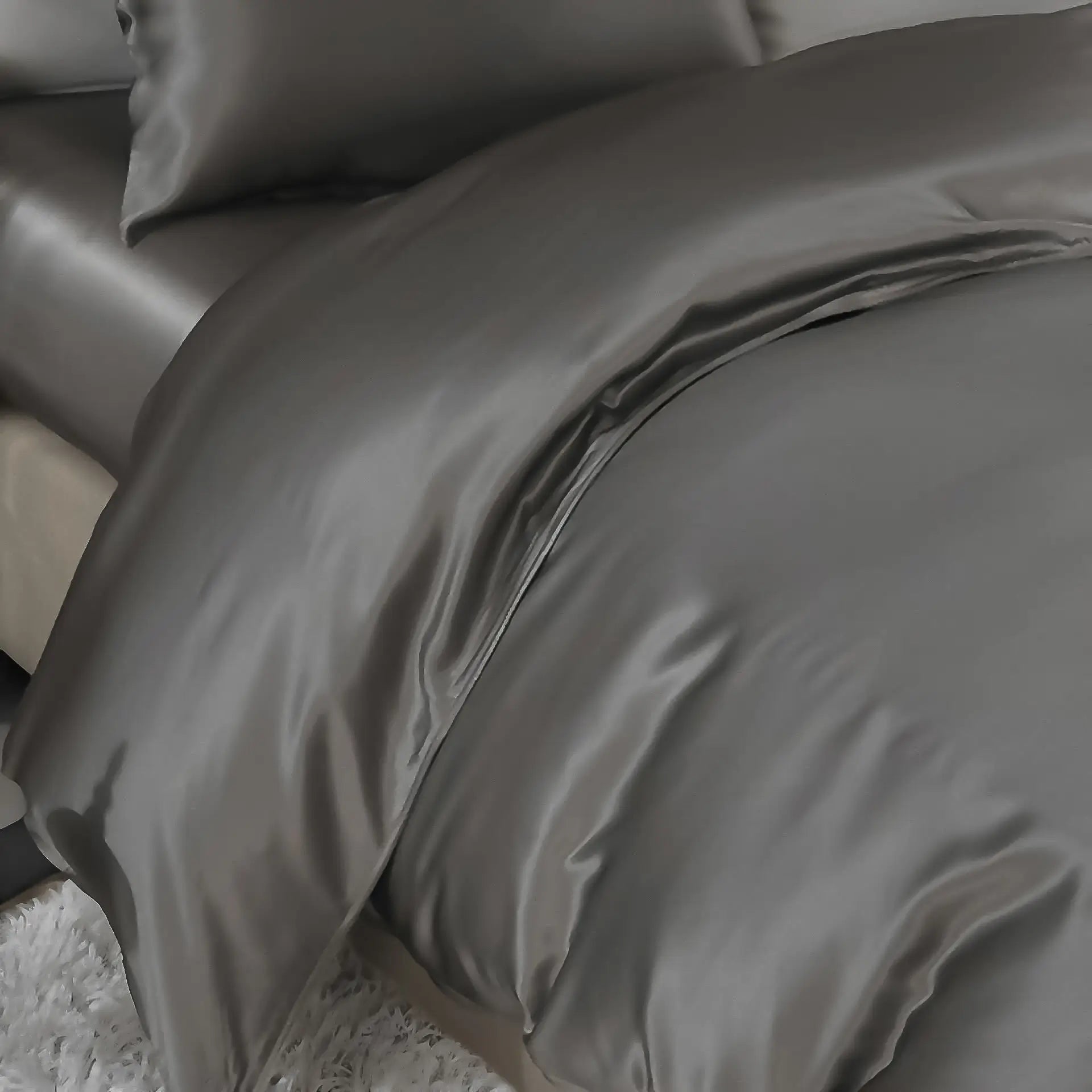 Temperature-regulating Duvet Cover (Dark Grey) Swiss Silk Shop PSBoutique.ch