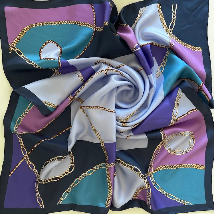 Twill Silk Scarf with Chain Pattern – Elegant & Versatile