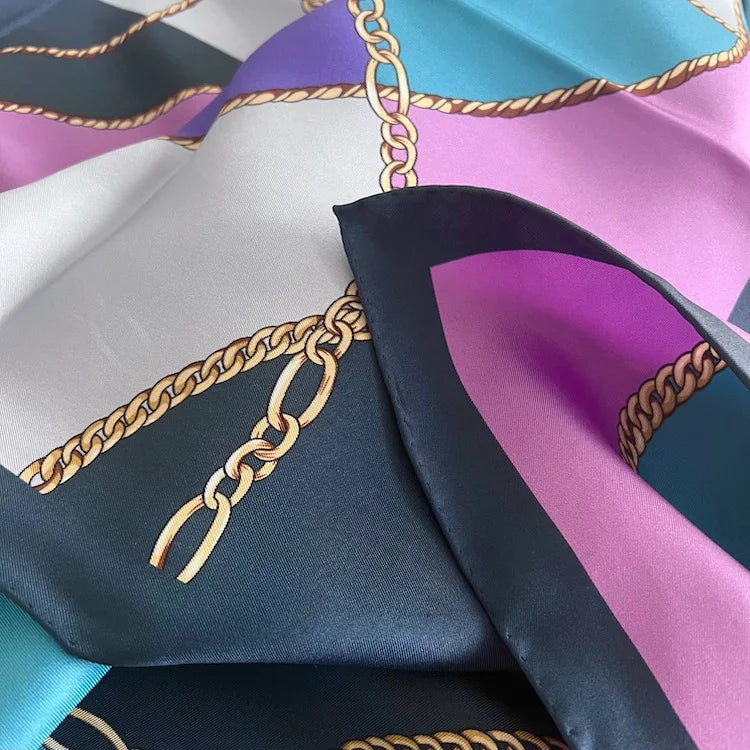 Twill Silk Scarf with Chain Pattern – Elegant & Versatile