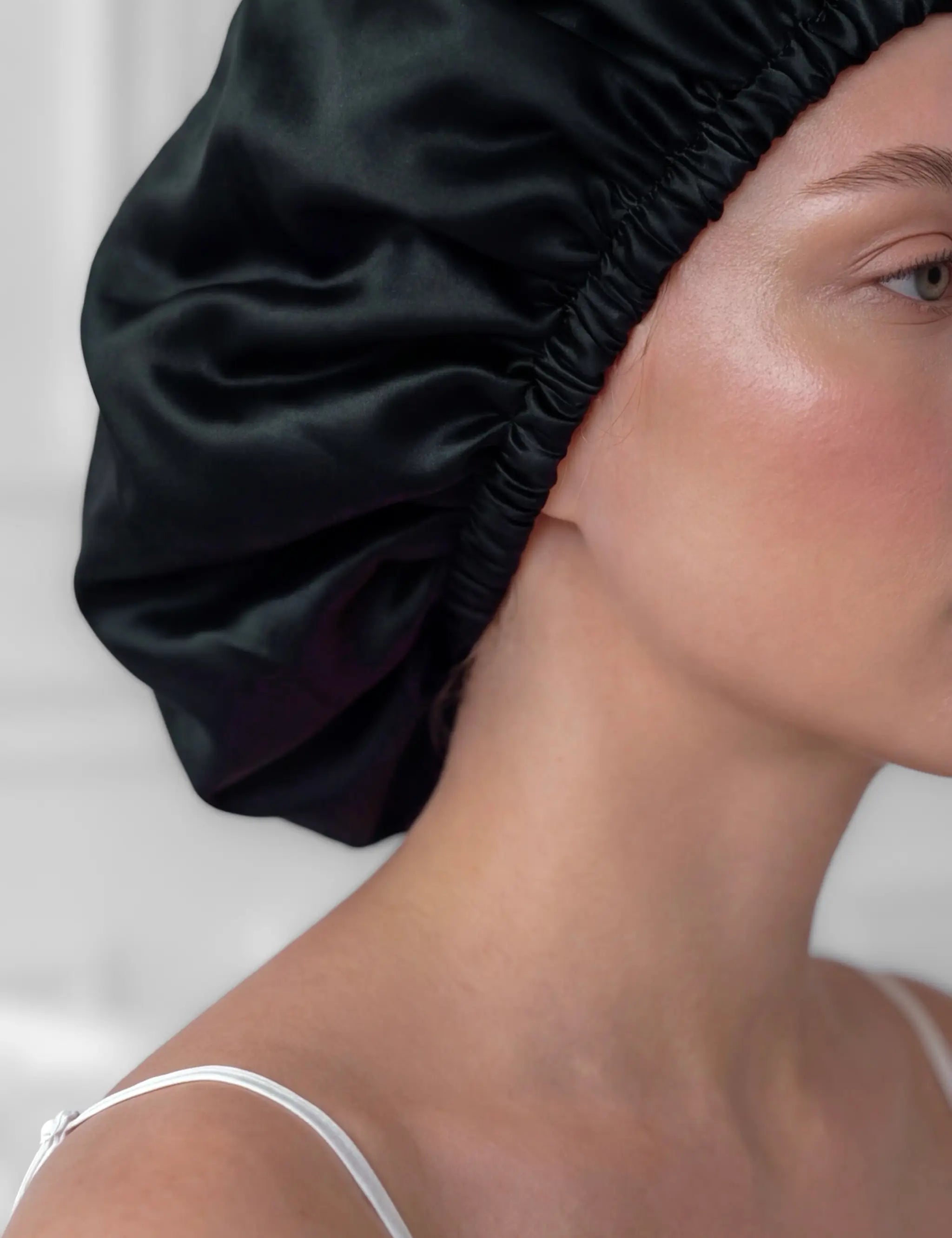 Large Silk Bonnet (Black)