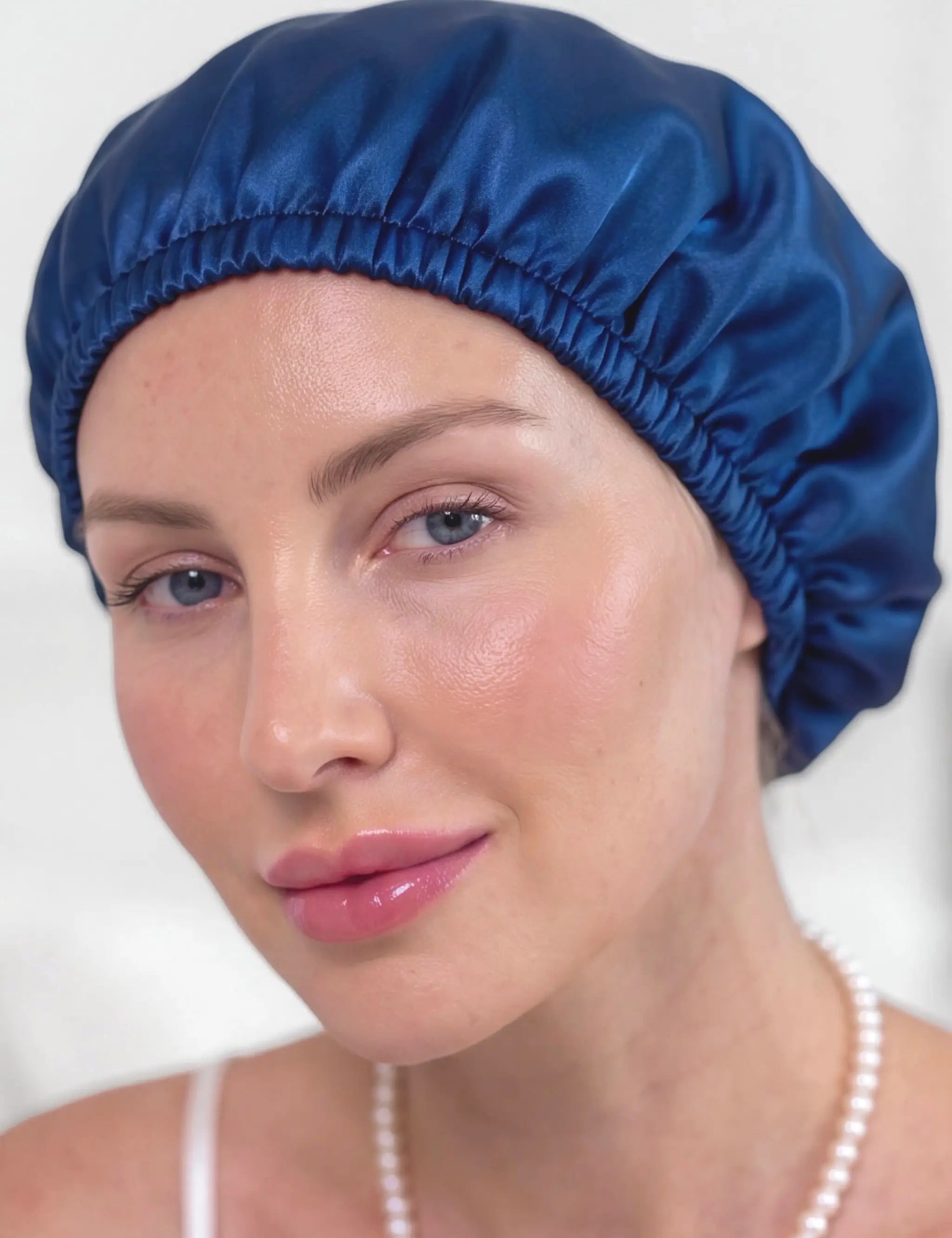 Bonnet en soie (Bleu)