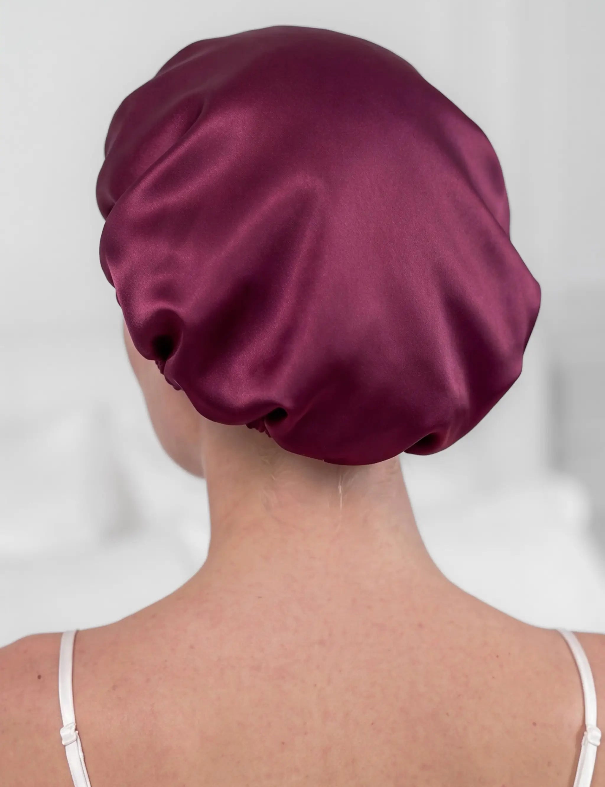 Bonnet en soie (Bordeaux)