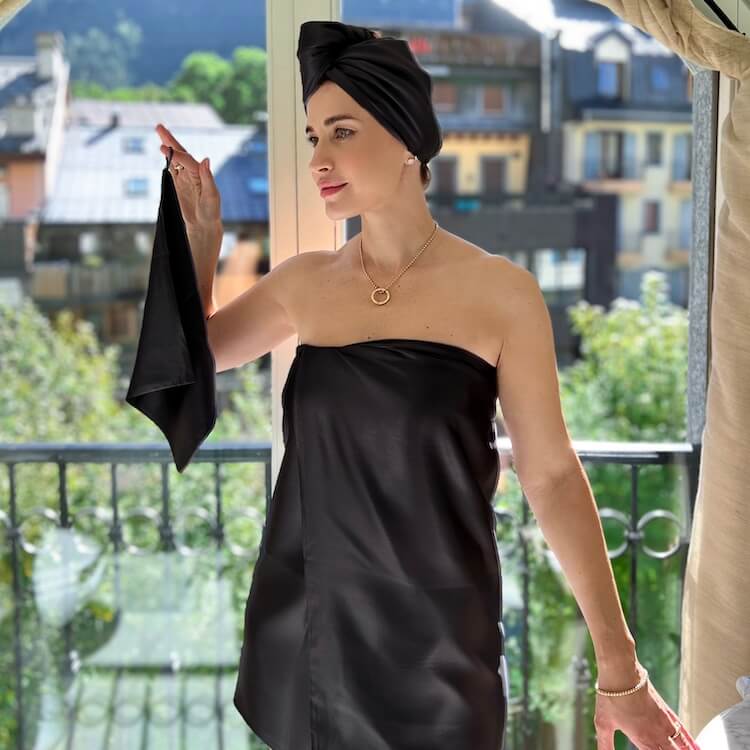 Silk Bath Towel for body and hair Black 100% Silk buy in Switzerland Pure Swiss Boutique