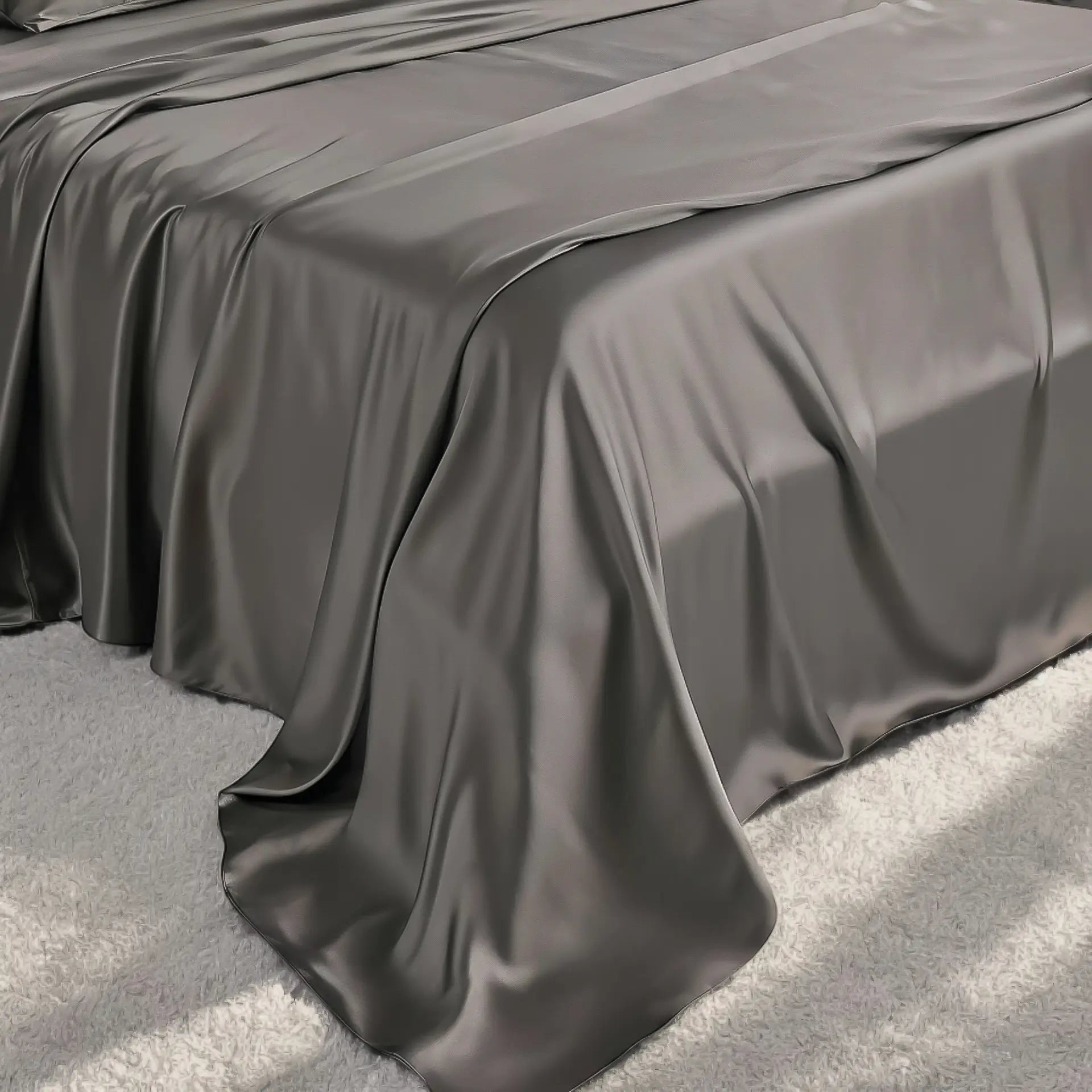 Silk Bed Sheet (Dark Grey) for an unparalleled sleeping experience | Swiss Shop | Sale | psboutique.ch