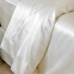 Buttons closure Silk Duvet Cover - 50% Off - Last chance to buy - Buttons closure Silk Duvet Cover (Ivory White) - PSBoutique.ch - <p>Indulge in the ul...