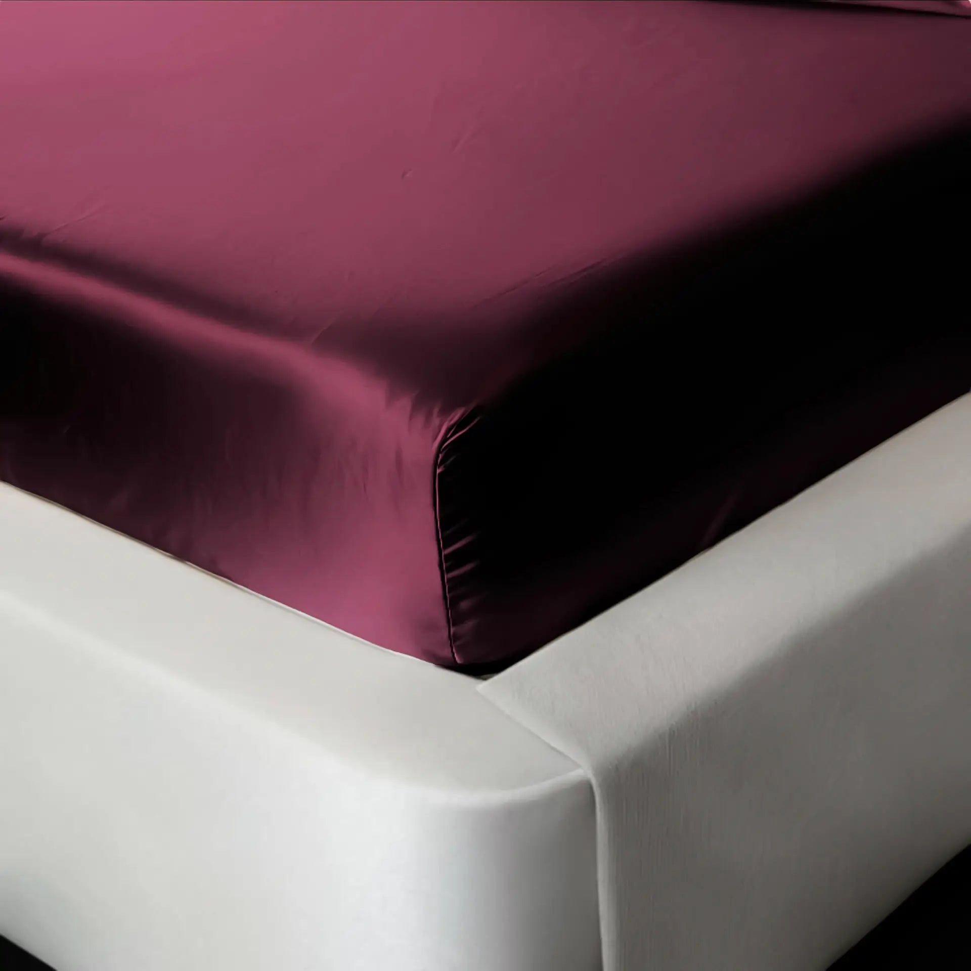 Silk Fitted Sheet (Bordeaux)