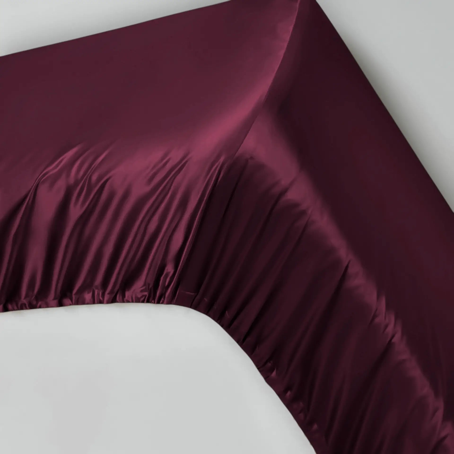 Silk Fitted Sheet (Bordeaux)