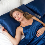 Silk Pillow case - Breathable &amp; Gentle on Skin | Swiss Silk Boutique - Silk Pillowcase (Blue) - PSBoutique.ch - <p>Add a touch of elegance to your ...