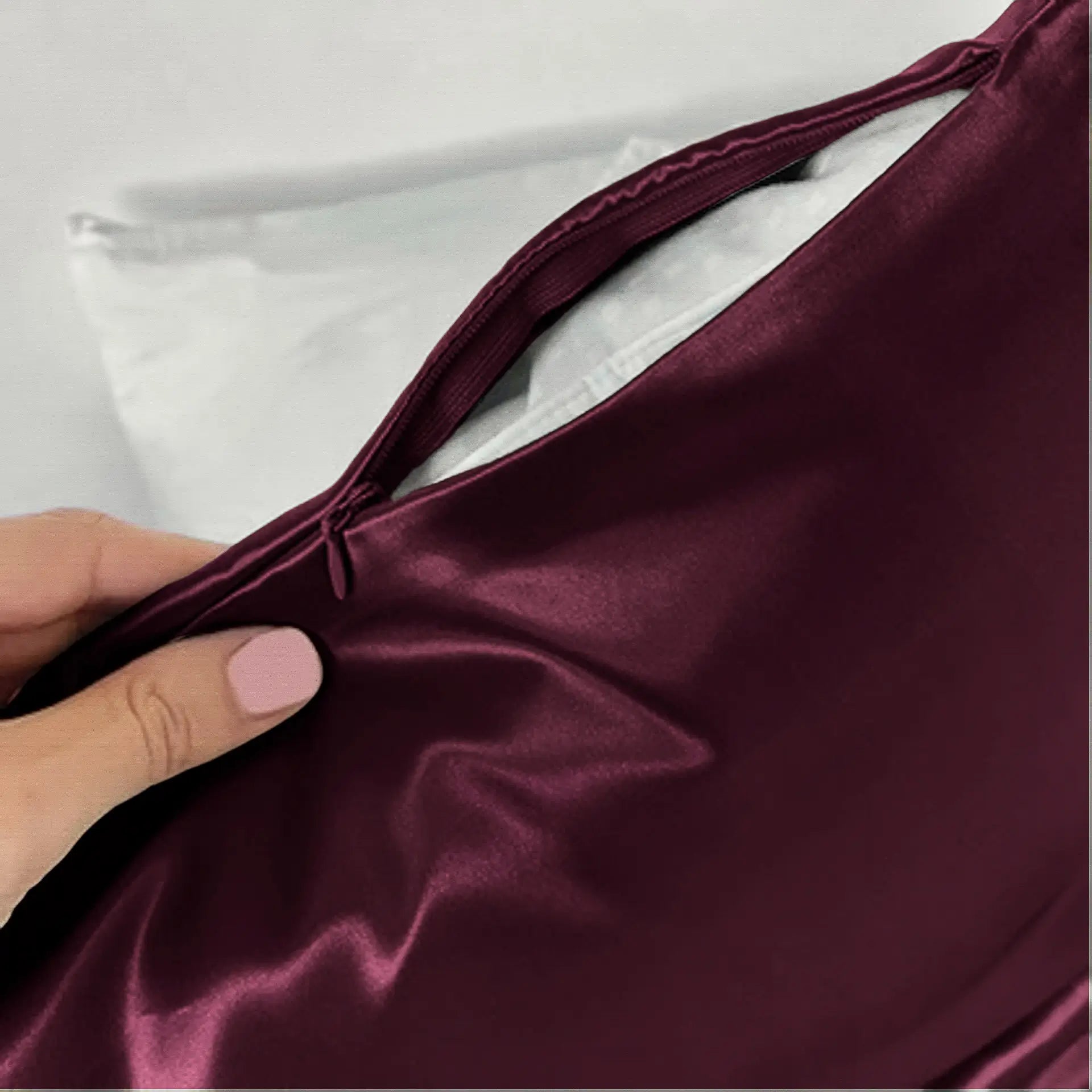 Fodera Cuscino in Seta – Traspirante &amp; Ideale per il Beauty Sleep - Federa cuscino in seta (Bordeaux) - PSBoutique.ch - &lt;p&gt;&lt;strong&gt;Fodera Cus...