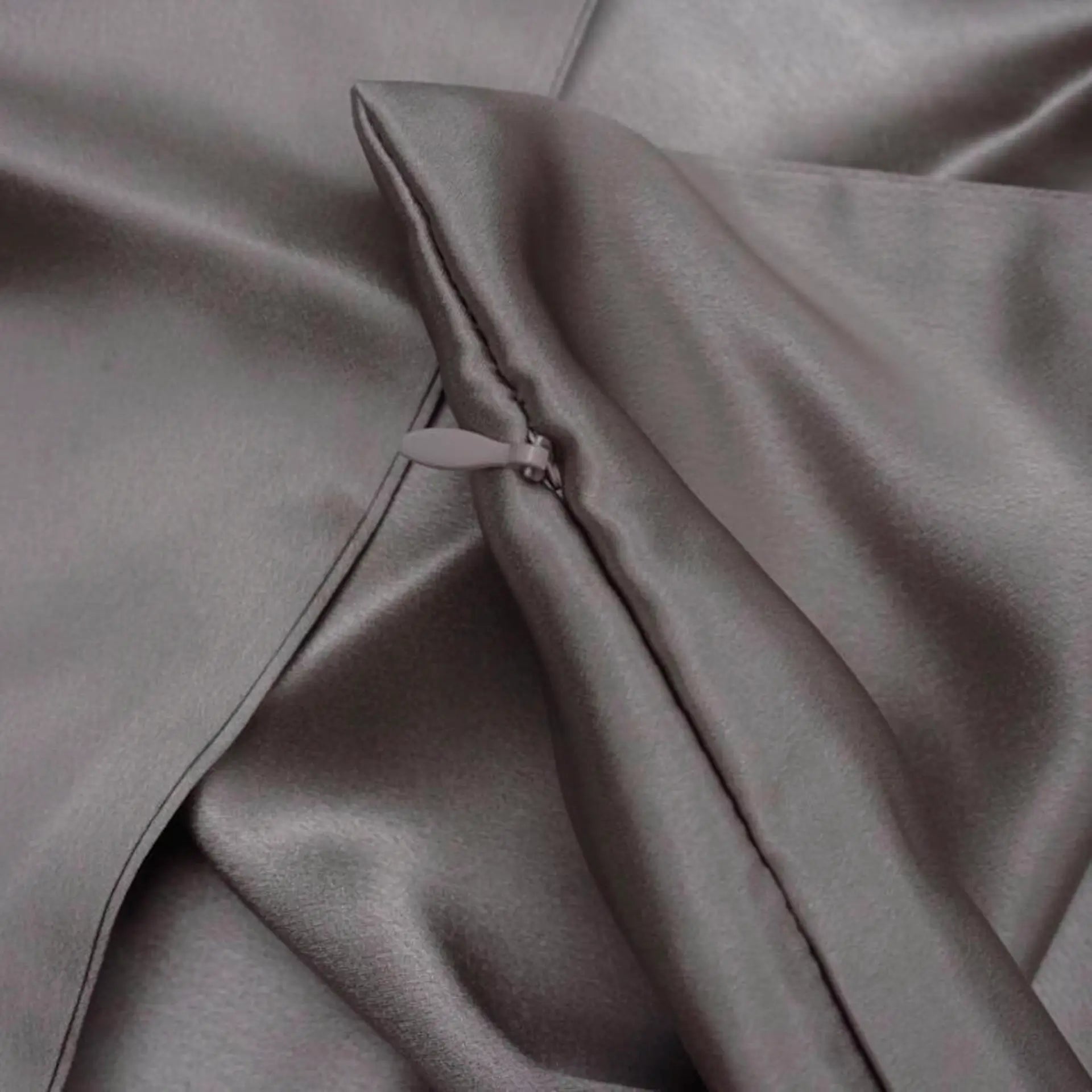 Fodera in seta comprare in Svizzera - Offerta speciale fino al 50% - Federa cuscino in seta (Grigio scuro) - PSBoutique.ch - &lt;p&gt;&lt;strong&gt;Fodera in...