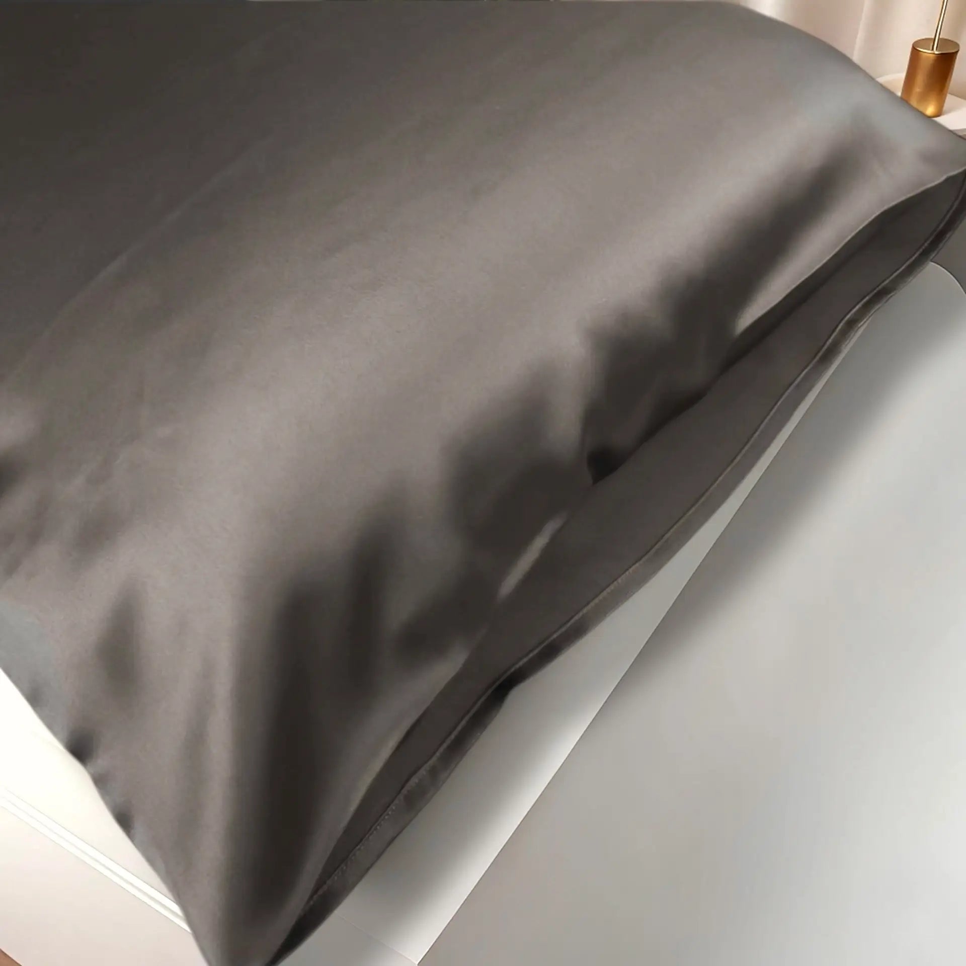 Fodera in seta comprare in Svizzera - Offerta speciale fino al 50% - Federa cuscino in seta (Grigio scuro) - PSBoutique.ch - &lt;p&gt;&lt;strong&gt;Fodera in...