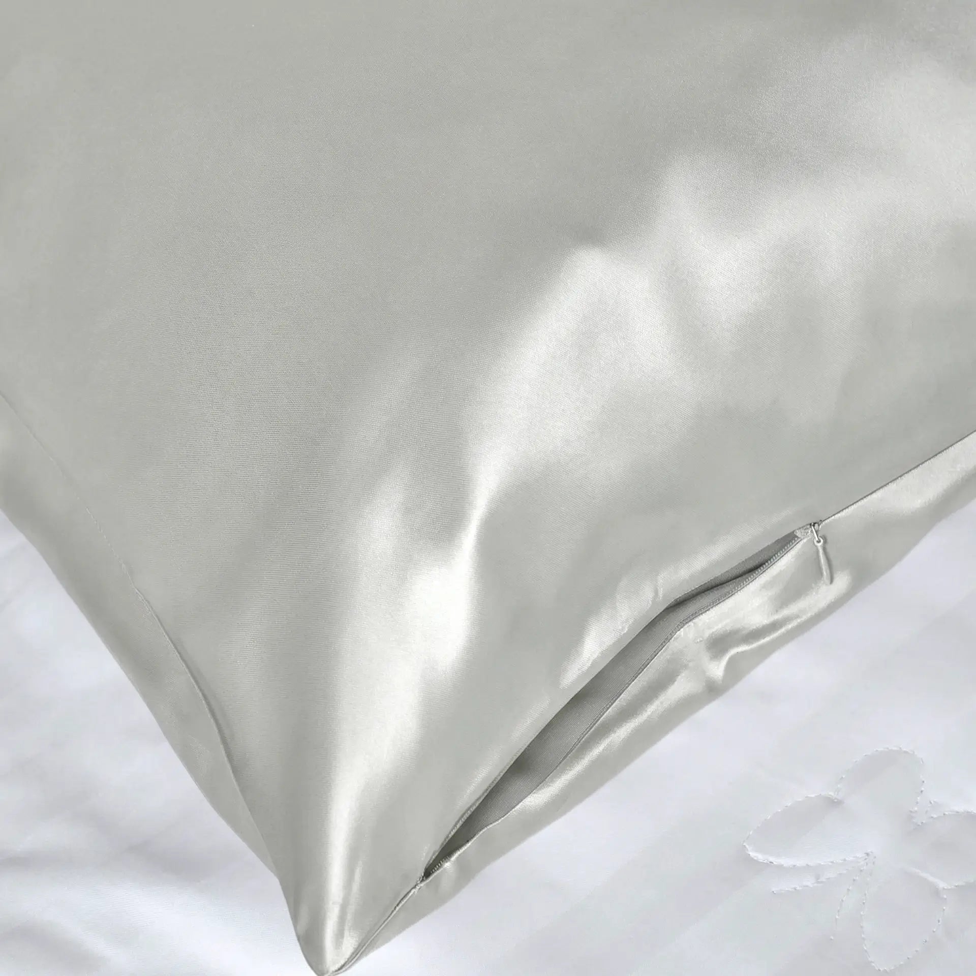 Silk Pillowcase (Silver)