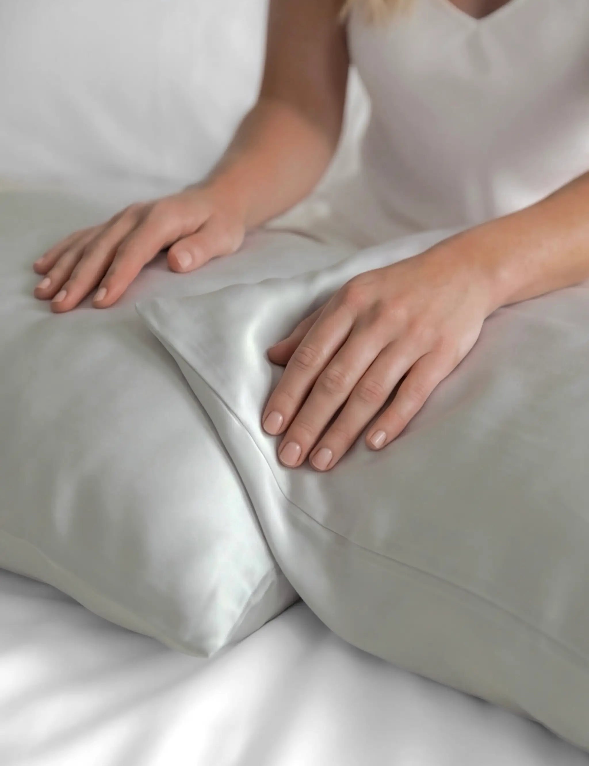 Silk Pillowcase (Silver)