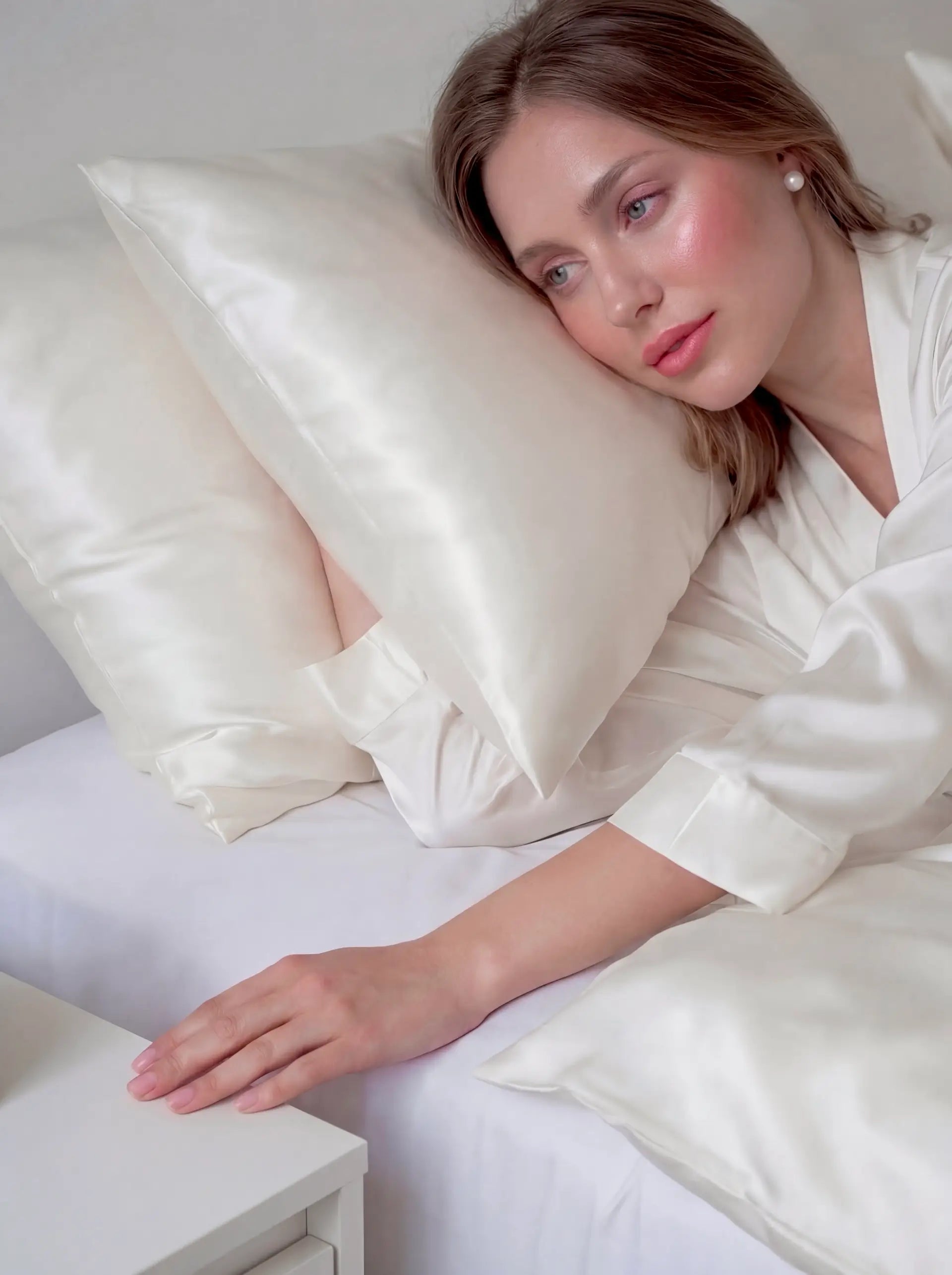 Mulberry Silk Pillowcase Set - Special Offer at PSBoutique Switzerland - 2 Silk Pillowcases Set (Ivory White) - PSBoutique.ch - <p data-end="509&quot...