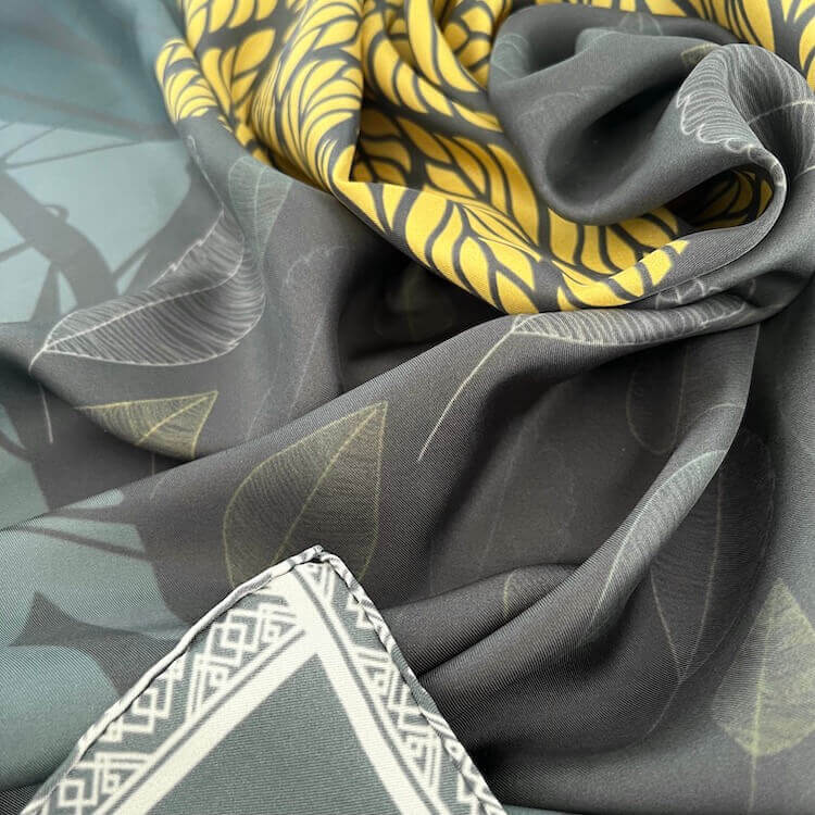 100% Twill Silk Scarf with Leafs print - buy in Switzerland PURE SWISS BOUTIQUE